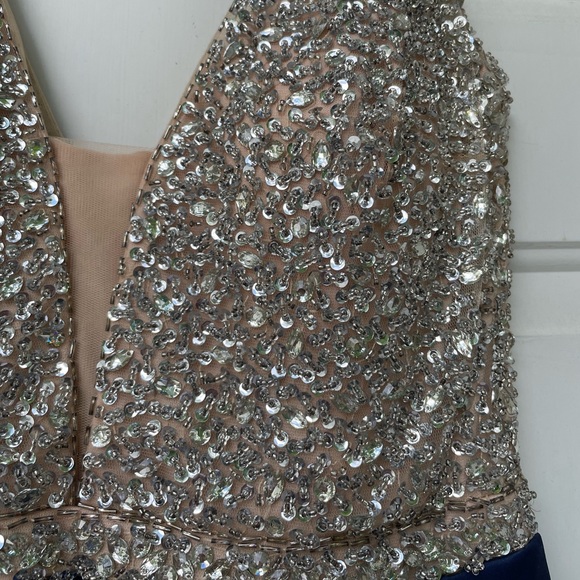 Navy Grad dress with sequins - Picture 5 of 9